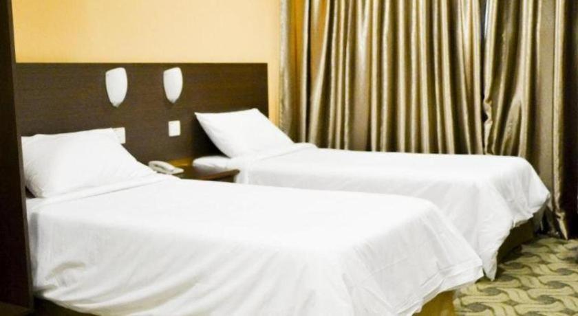 วายเอ็มซีเอ กัวลาลัมเปอร์ Hotel ภายนอก รูปภาพ